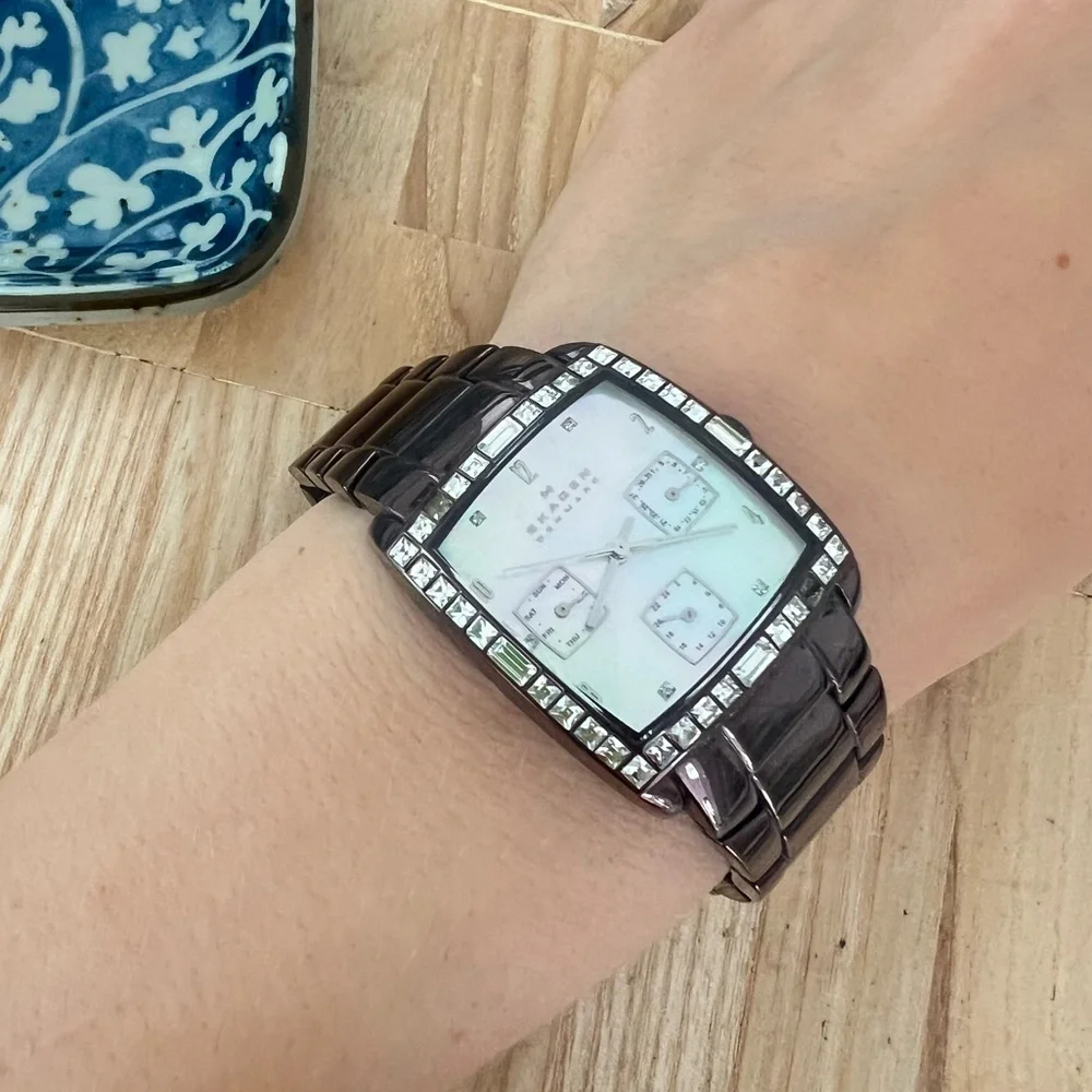 Skagen Denmark ladies brown metallic rectangular dress watch NEW BATTERY